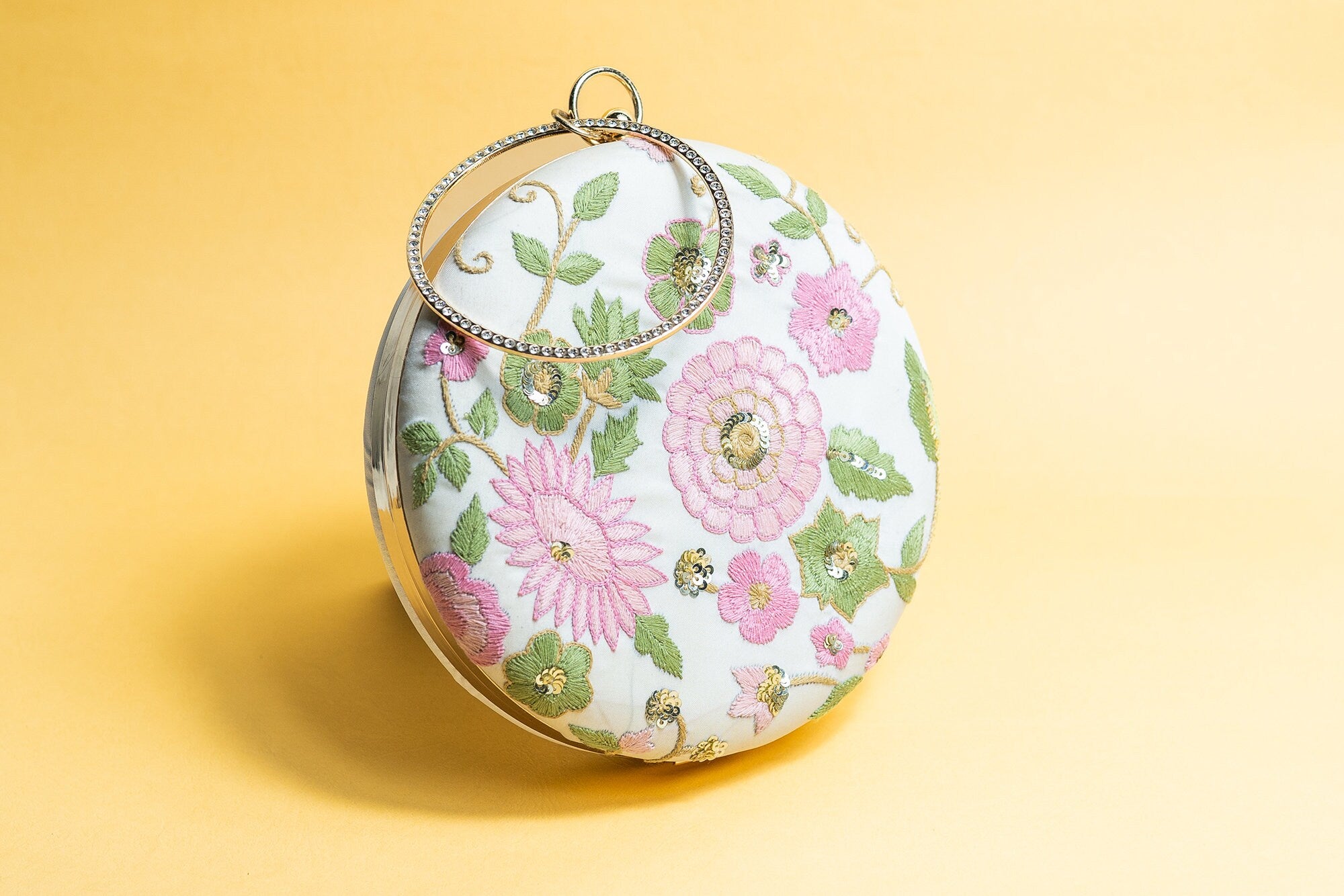 Rund hand made embroidery silk clutch bag detachable sling