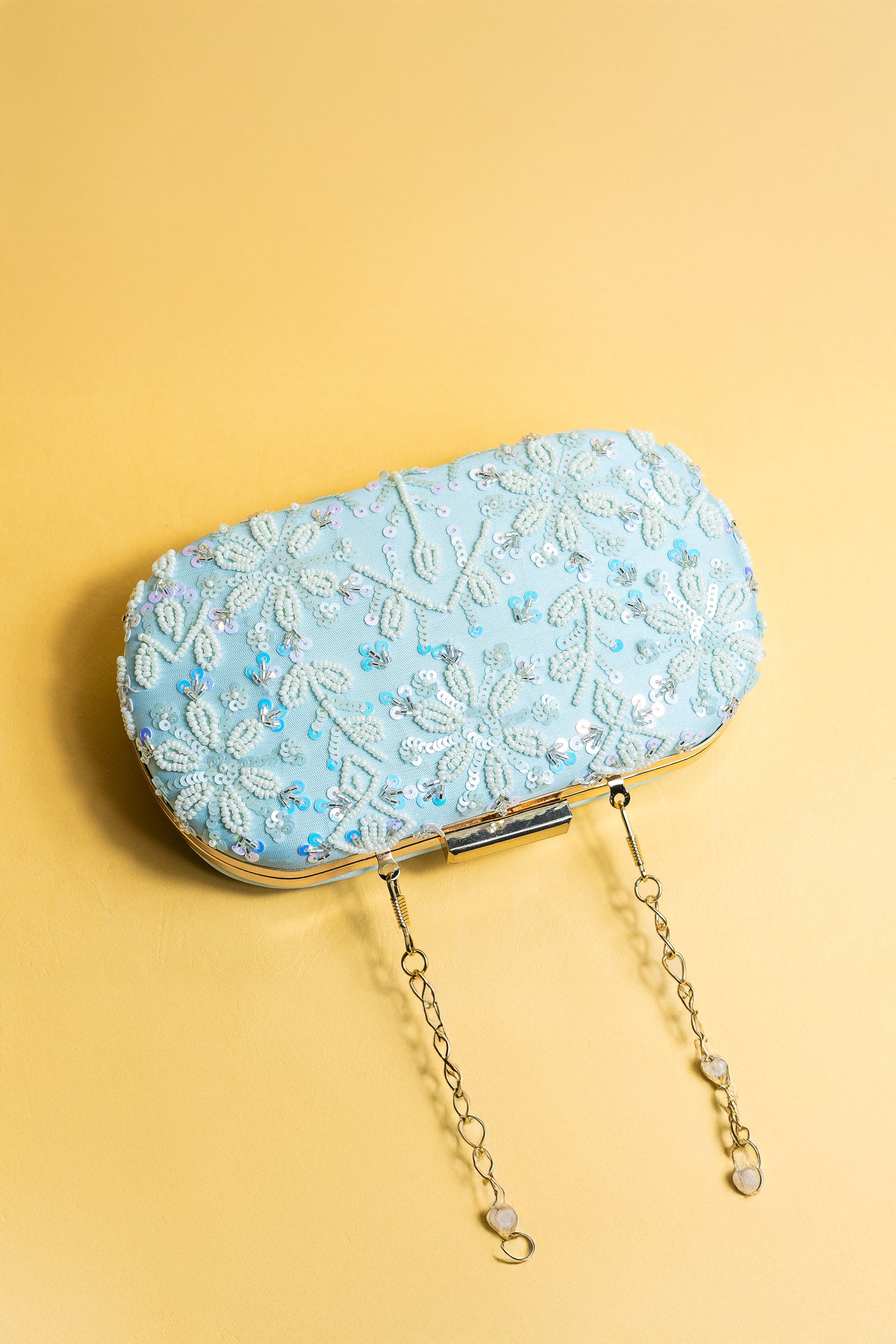 STAR OF THE POWDER ROOM