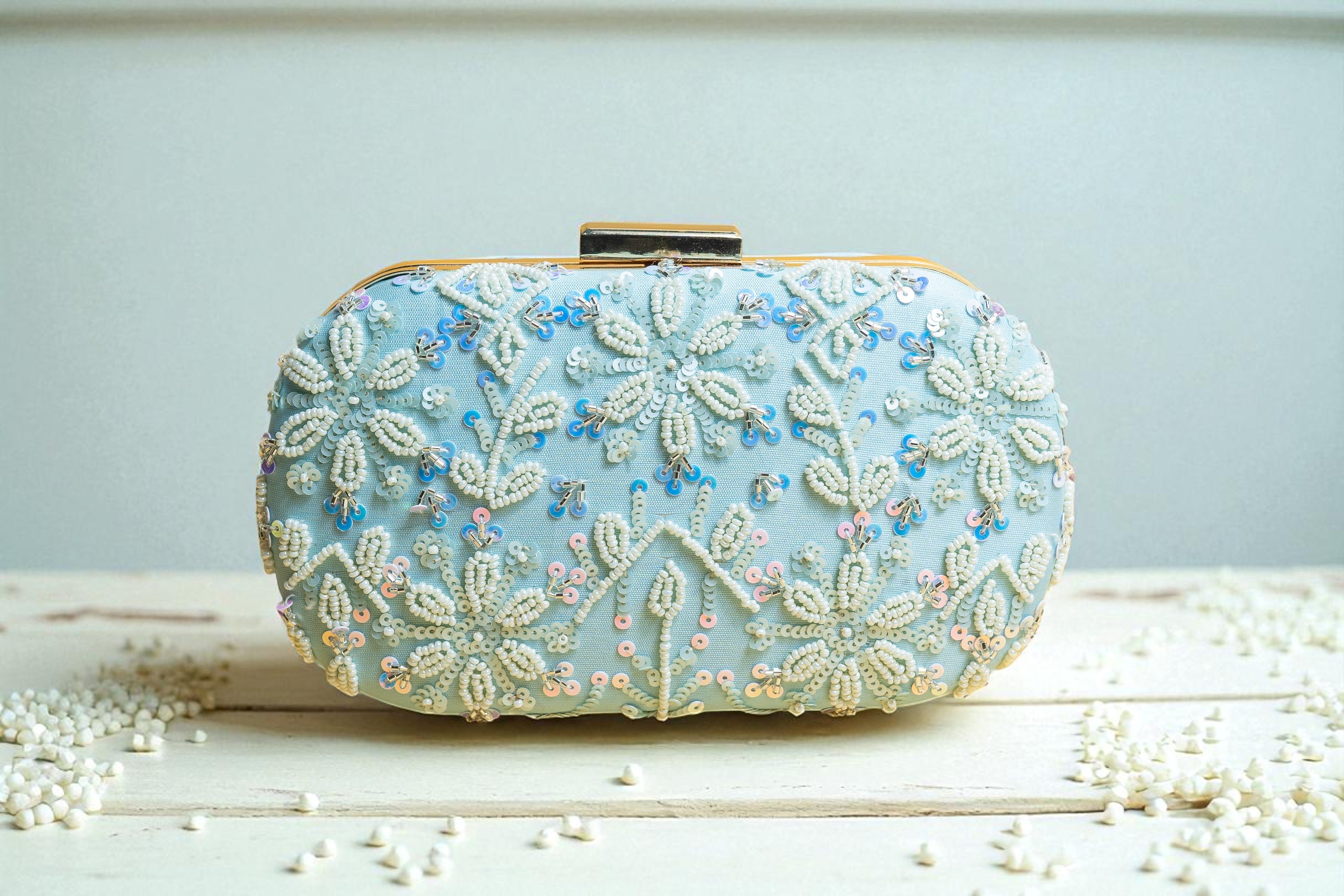 STAR OF THE POWDER ROOM